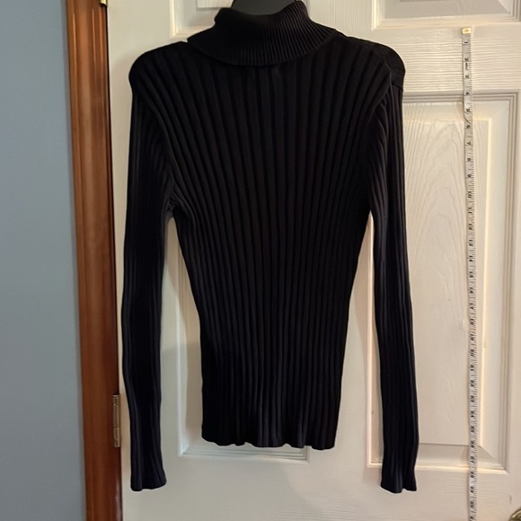 Vanheusen-size M-black long sleeve turtleneck sweater. 100% cotton. Ribbed. - Picture 2 of 9
